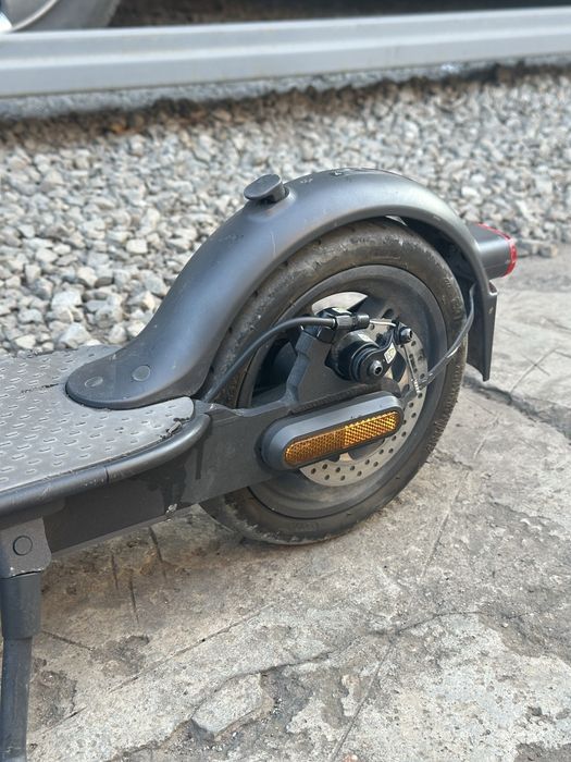 Електросамокат Xiaomi Mi Electric Scooter Essential (б/в)