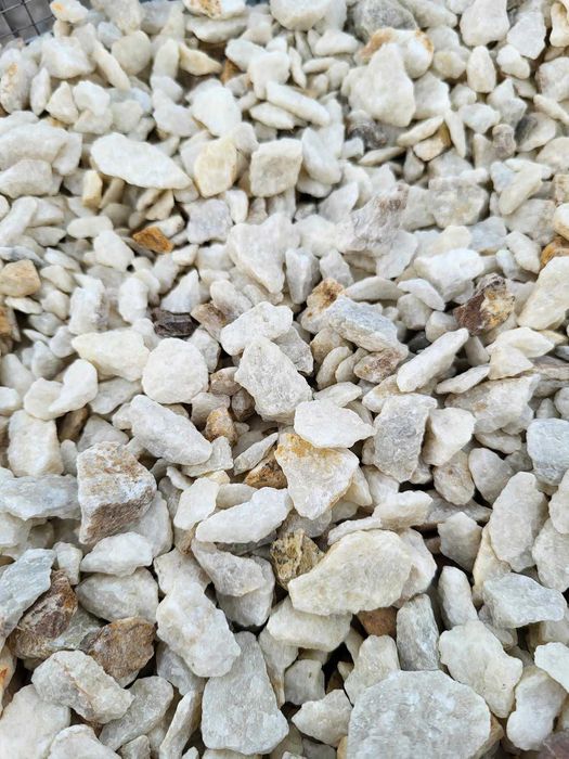 Grys Crystal White 8, 11, 32 mm kremowy kamień łupek żwir kruszywo ogrodowe Kamienie dekoracyjne