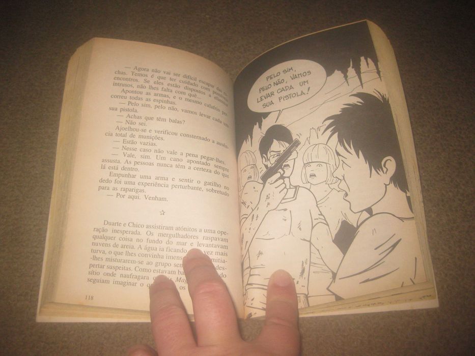 Livro "Uma Aventura na Praia"