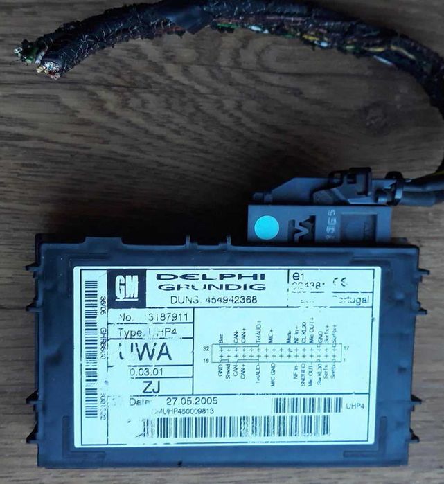 Moduł telefonu UHP4 UWA + wspornik + mikrofon + wtyczka Opel Zafira B