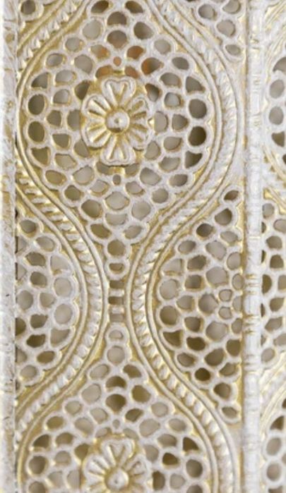 Candeeiro em tons de ouro