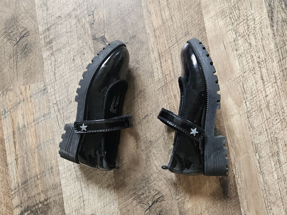 Buty eleganckie czarne pantofelki 30
