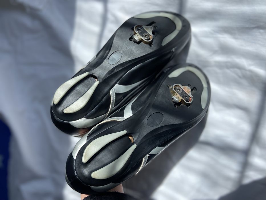 Веловзуття, велокросівки, велотуфлі Itek