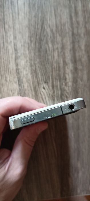 iPhone 4 на запчастини