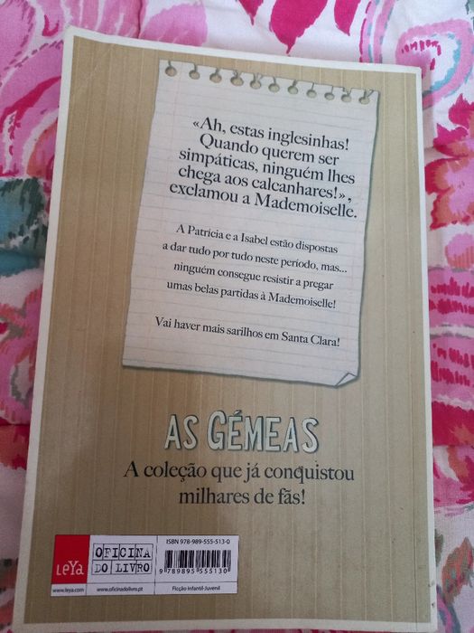 As gêmeas voltam ao colégio