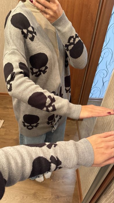 Продам теплу стильну кофту