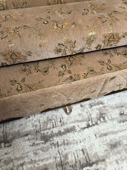 Кутовий диван та крісло