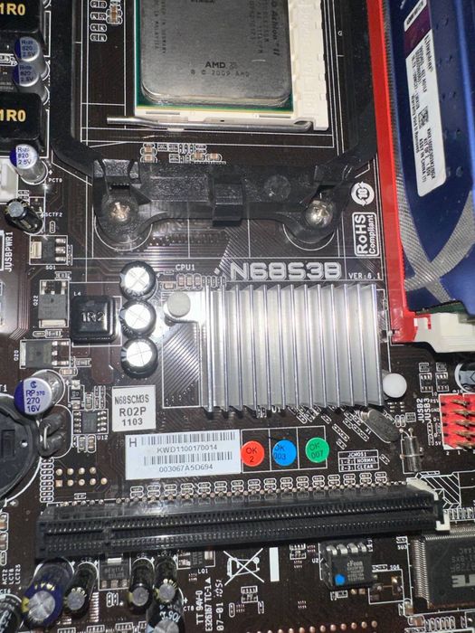 материнская плата n5863b процессор radeon kingston ram8gb  куллер есть