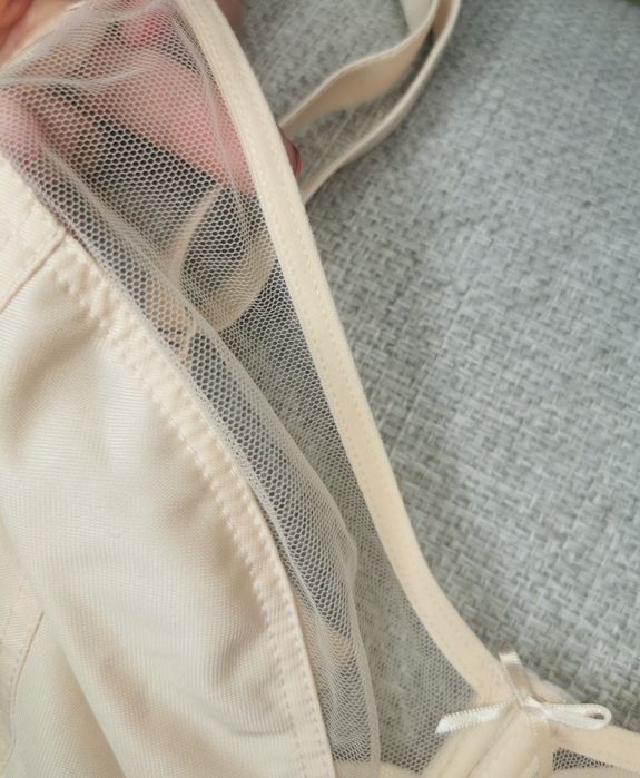 Beżowy biustonosz stanik miękki