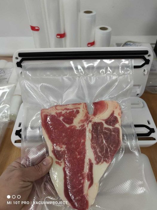 Рулони, вакуумні пакети, рифлені пакети для вакууматора,плівка