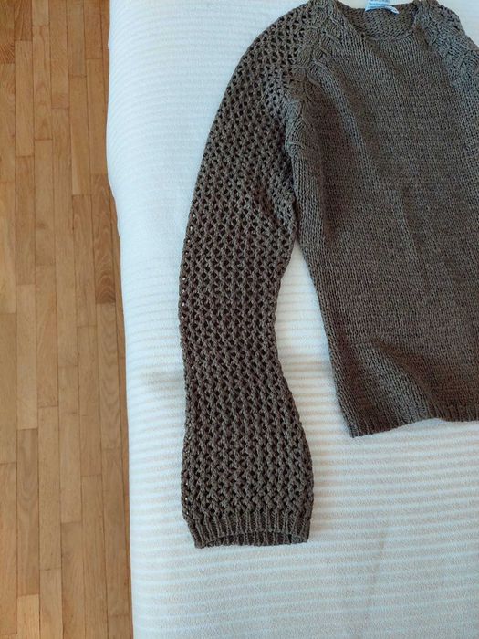 Sweter damski ciemnozielony.
