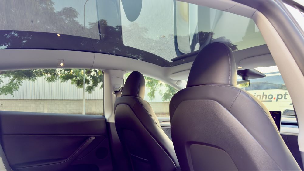 Tesla Model Y  Standard RWD 300cv - Iva dedutivel