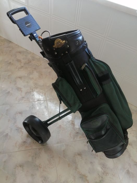 Vendo saco de golfe com tacos