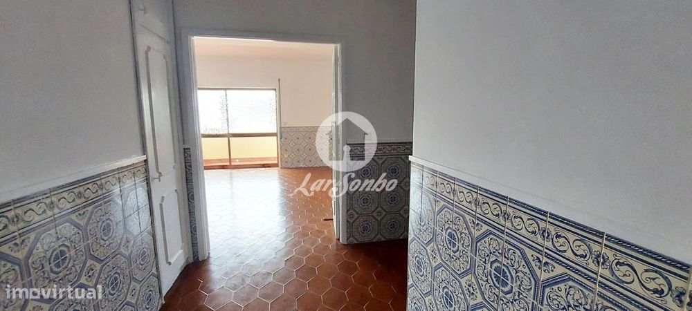 Apartamento T1 com terraço de 50m2 a 500m da praia da Amorosa, Vian...