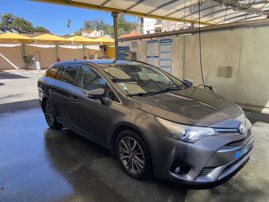 Carrinha Toyota Avensis 1.6 D-4D Executive Full Extras — photo 3