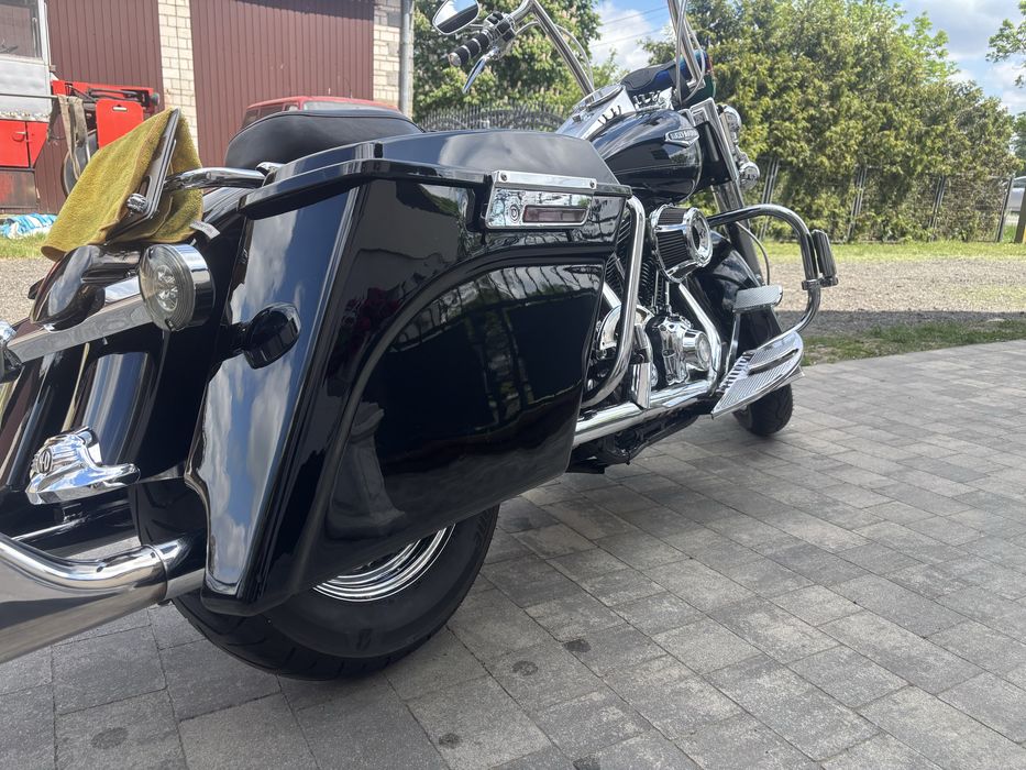 Harley Dawidson Road King Classic Chicano Style