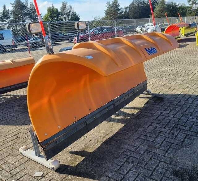 Pług do śniegu Schmidt SNK odśnieżny własna hydraulika bus dostawczy