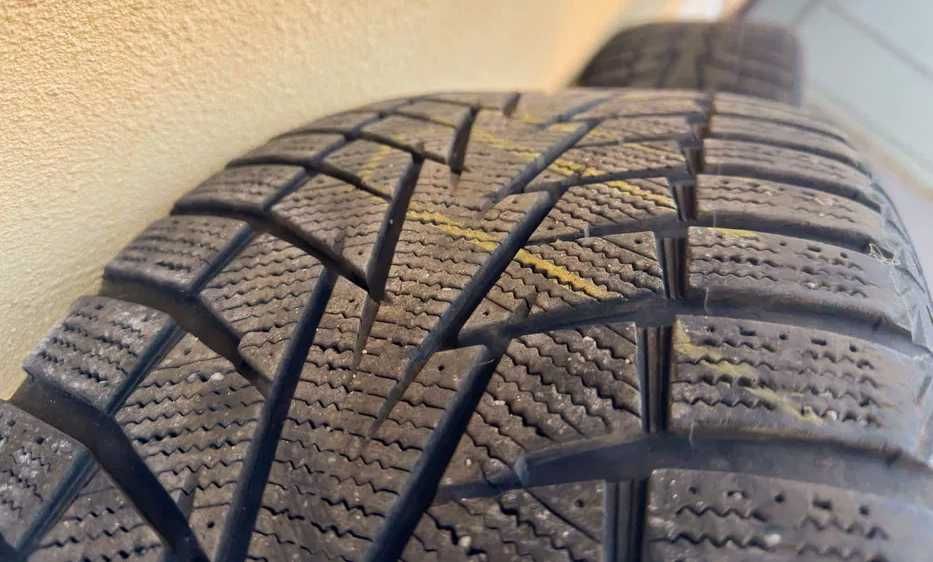 Зимові шини Hankook I*cept X 265/50 R19 106T 2421 4 штуки хороший стан