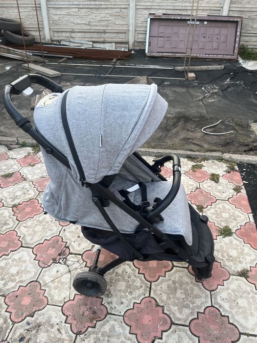 Коляска прогулочная