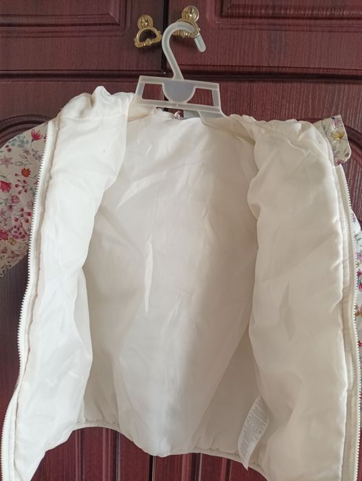 70*Kurtka z kapturem dla dziewczynki rozmiar 116 firmy Little Kids