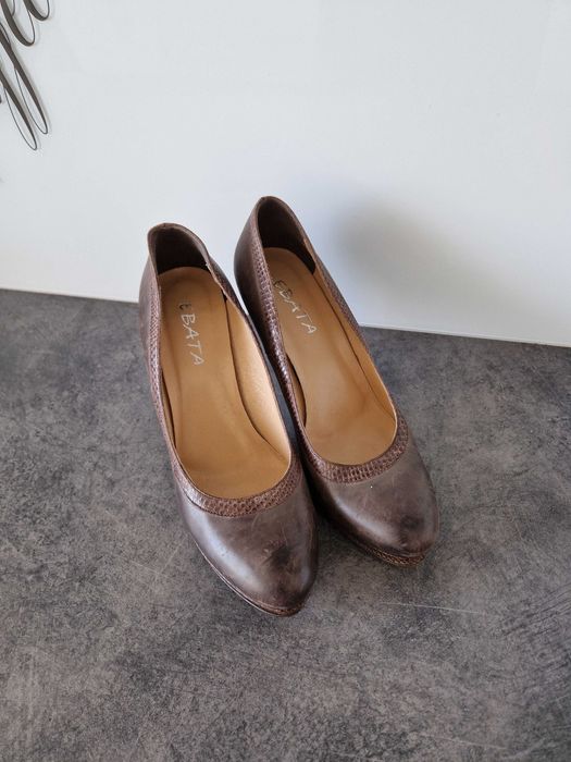 Buty / pantofle na obcasie