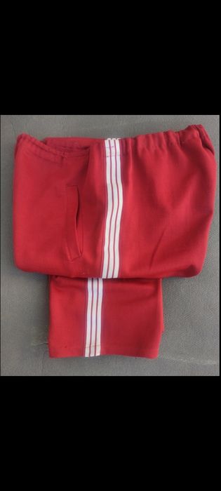 Спортивний костюм (46 р.).