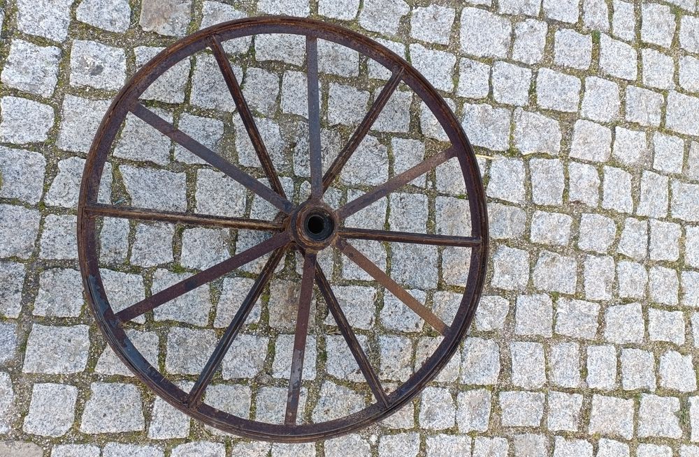Rodas de carroça em ferro