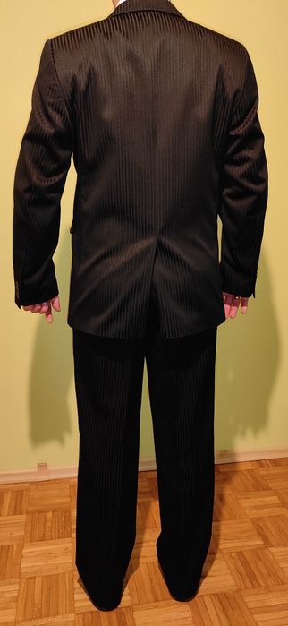 Garnitur męski czarny w paski / prążki r. 170 - 175 cm