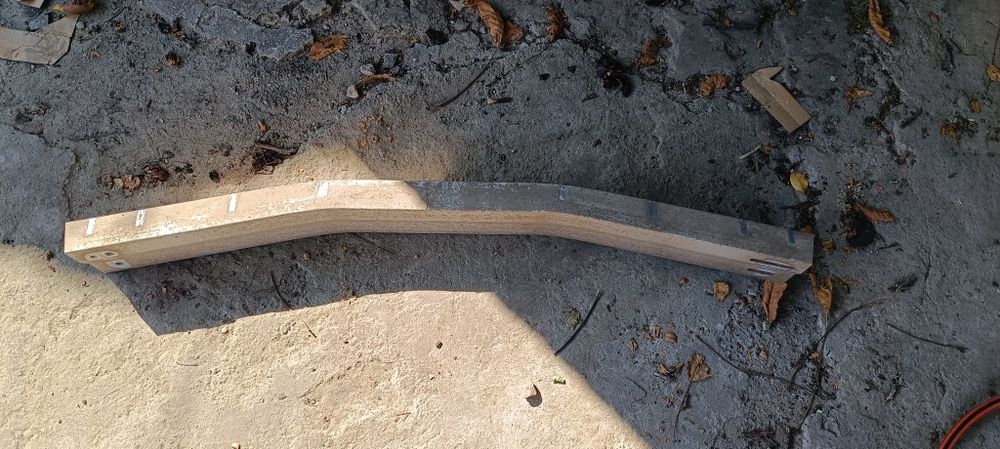 Продам усілитель бампера заднього на Toyota haylander