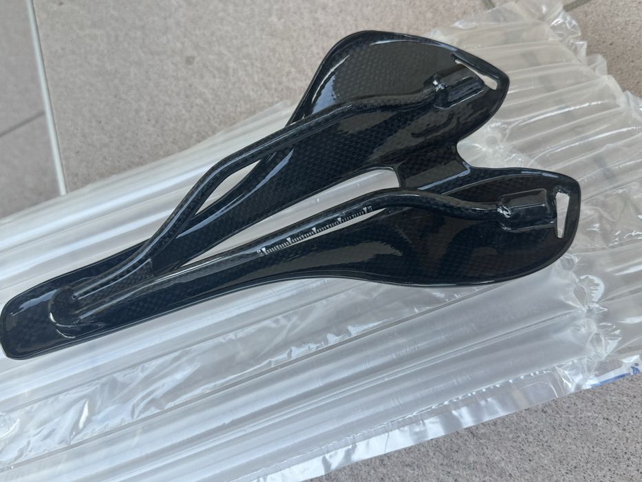 Карбонове сідло / сидіння