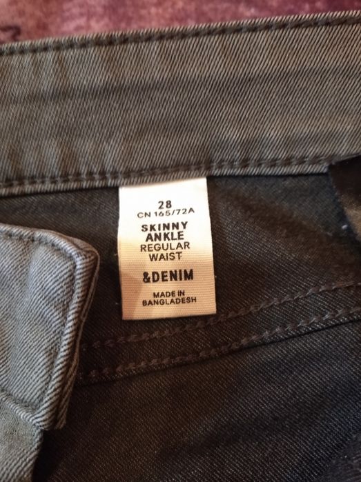 Продам джинсы серо-зеленые H&M