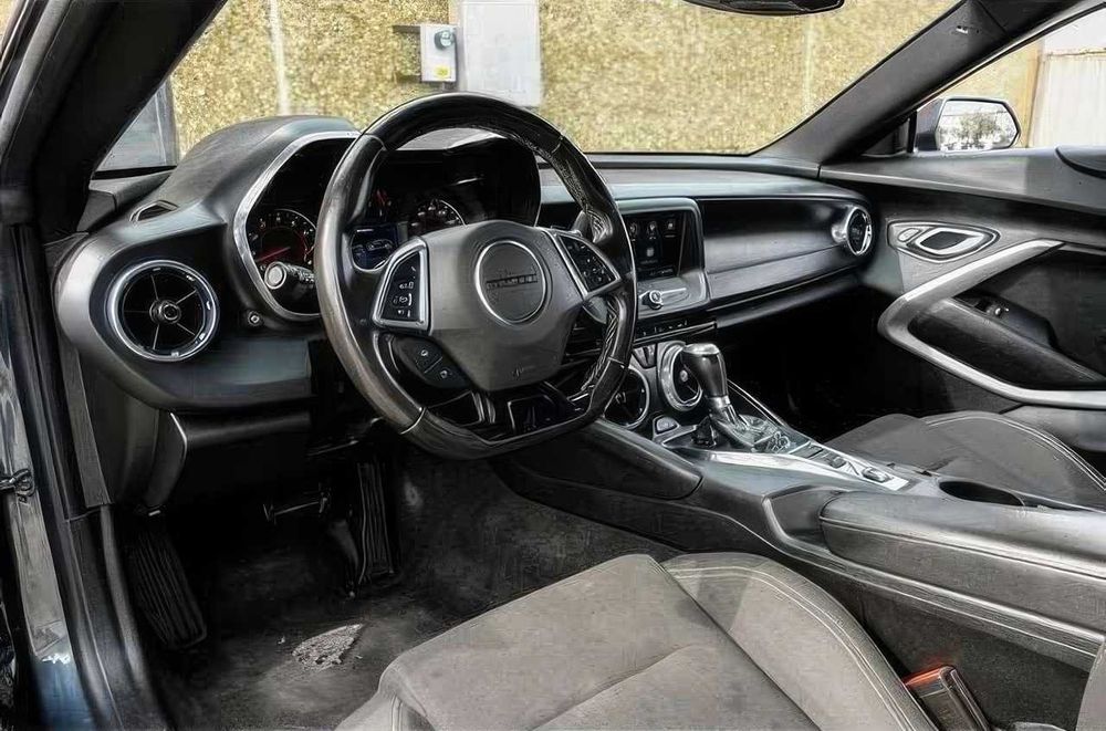 Chevrolet Camaro      2020