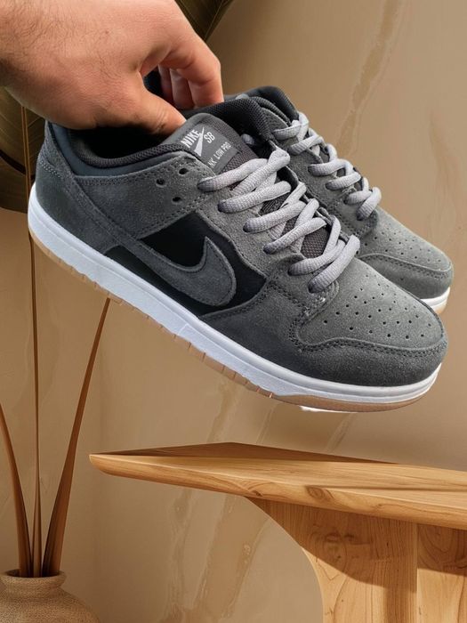 Стильные кроссовки для города и спорта