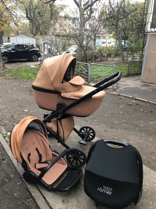 склад Коляски бу в отличном состоянии как новые! Вадатурского  71\1