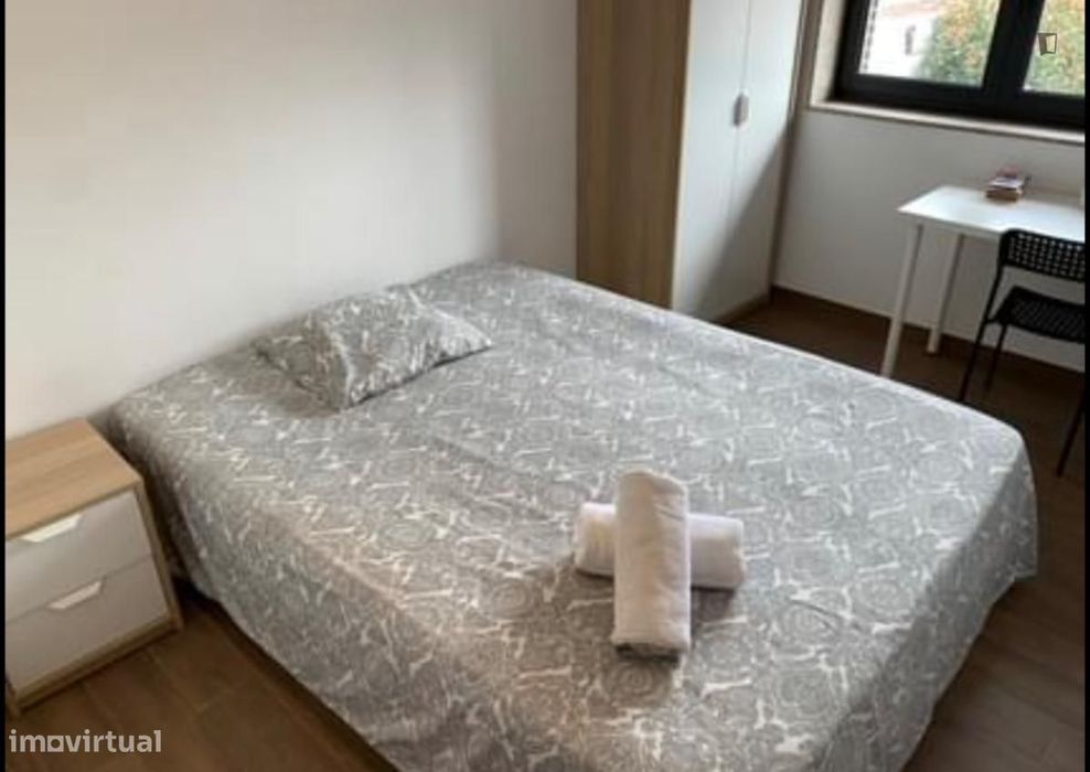 Quarto - localizado em São Mamede de Infesta Porto