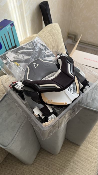 Защита шеи LEATT DBX 3