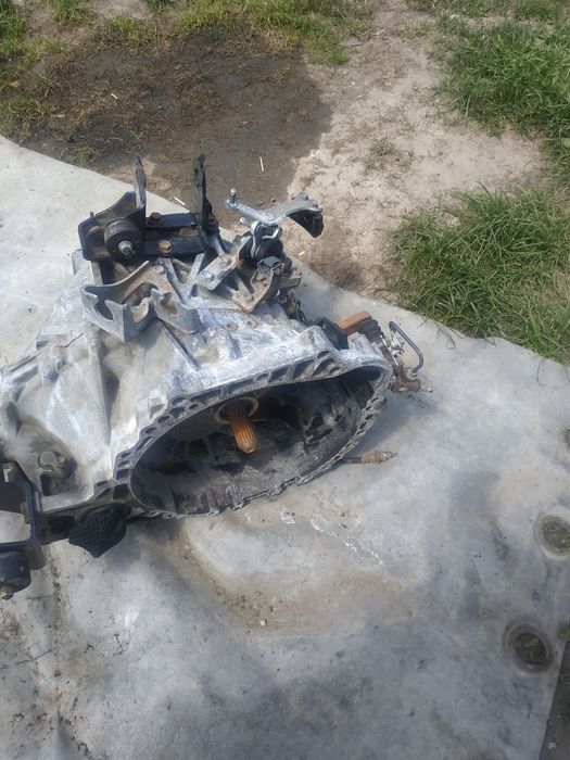 Коропка КПП піввісь демфор Toyota Avensls T25 2-2 дизель 6 Ступка