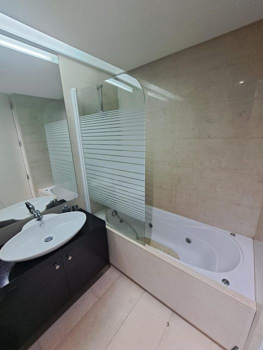T2 a 5 min a pé da Praia da Rocha com piscina e estacionamento