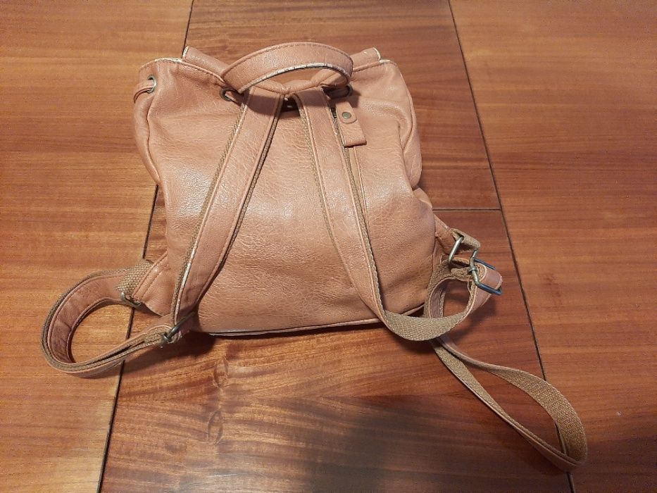 Carteiras e mochilas para menina