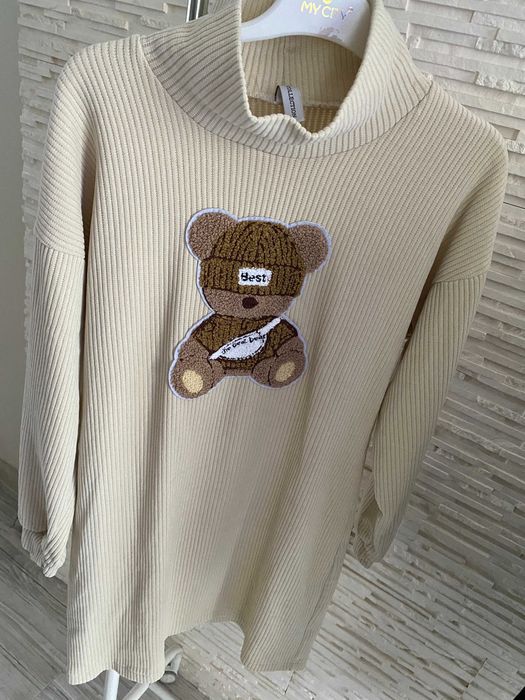 Włoska sukienka z golfem prążek mis teddy bear beż