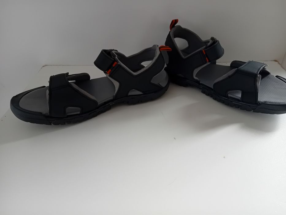 Nowe sandały trekingowe Quechua rozm 40.