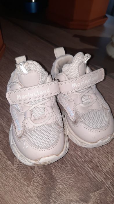 Кросівки для дівчинки