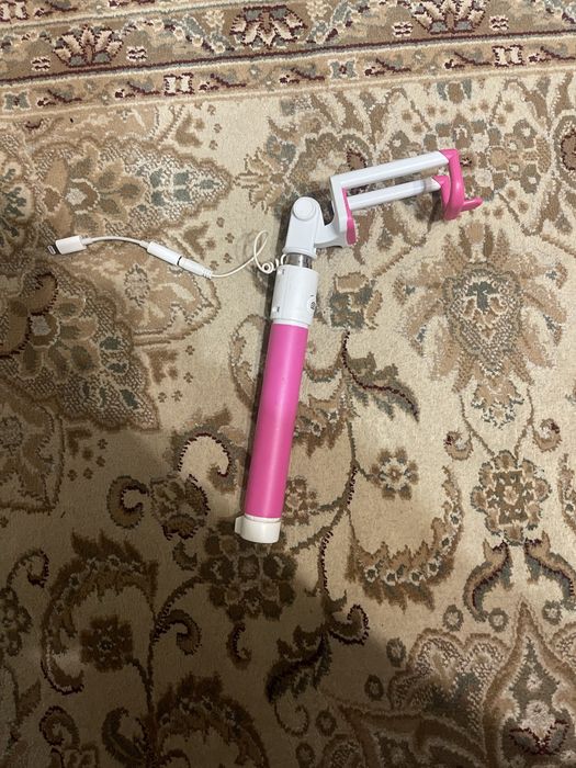 Селфіпалка для під розʼєм Iphone