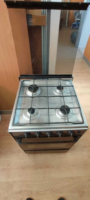 Fogão a gás em bom estado