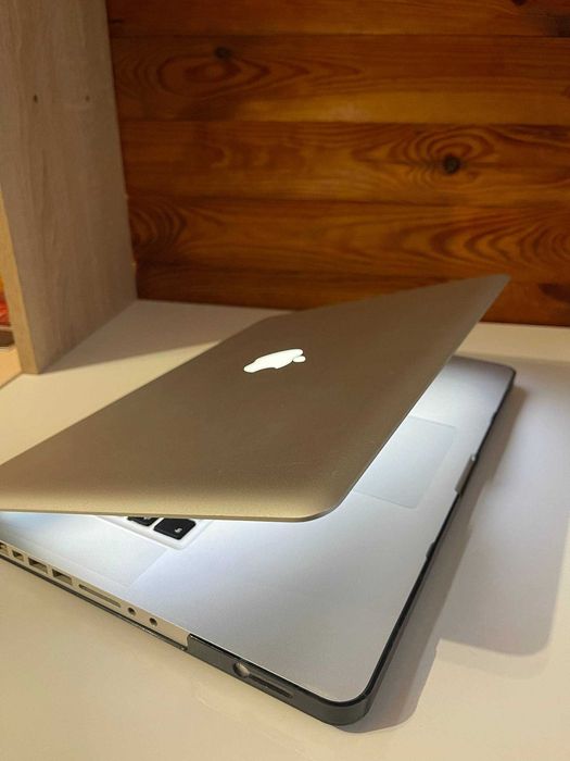 Продам МасВook Pro 15" (Mid 2010)
