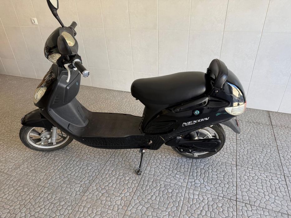 Scooter Elétrica Nexon de 48V (Estilo Citadina / Sem Carta) – Excelente Estado