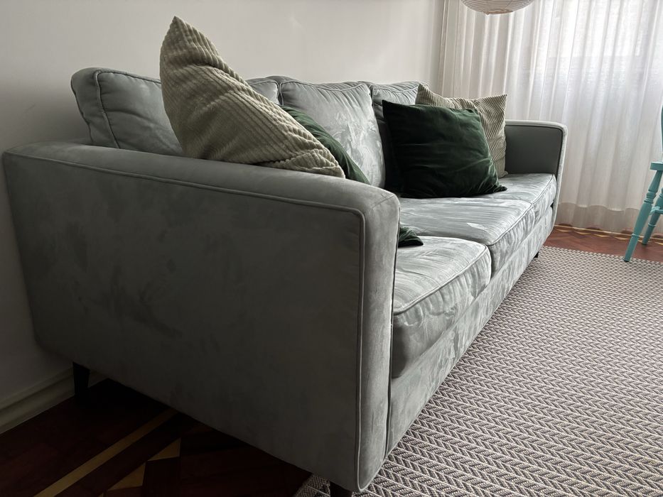 Sofá de 2m (3-4 lugares) em tecido alcântara azul acizentado