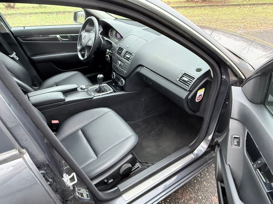 Mercedes-Benz C180 156 KM BlueEfficiency/ 1 właściciel/FAKTURY