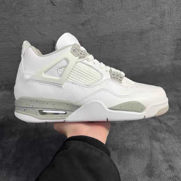 Jordan Air Jordan 4 Retro White Thunder.37.5