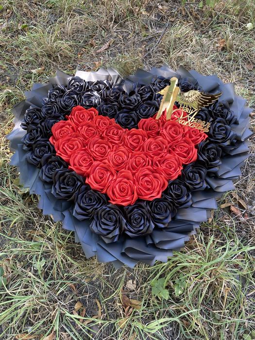 Розы из атласной ленты для героя